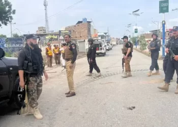 Attack on police vehicle in Bannu foiled, two militants killed