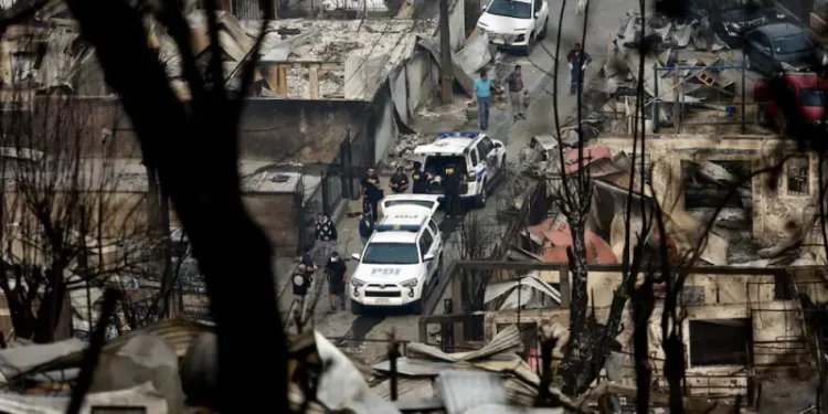 Chile wildfires kill 19 amid extreme heat; scores evacuated