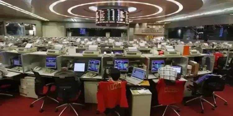 China, Hong Kong stocks slip as non-ferrous metals slide on easing geopolitical tensions