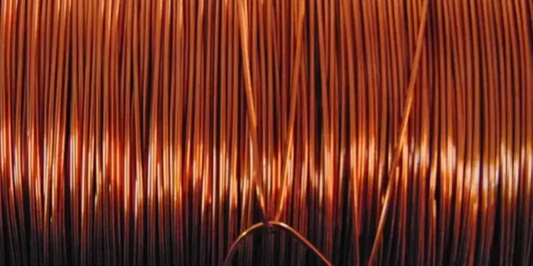 Copper climbs as dollar hits multi-year lows; aluminium surges on weak stock