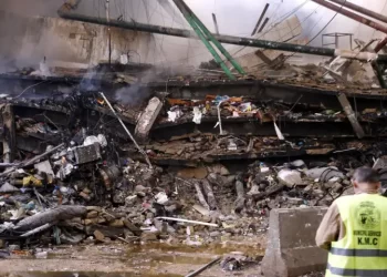 Death toll from Karachi’s Gul Plaza inferno rises to 11 as search for missing continues