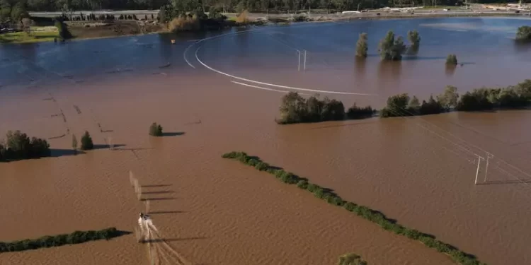 Flash flooding eases in Australia’s largest city Sydney