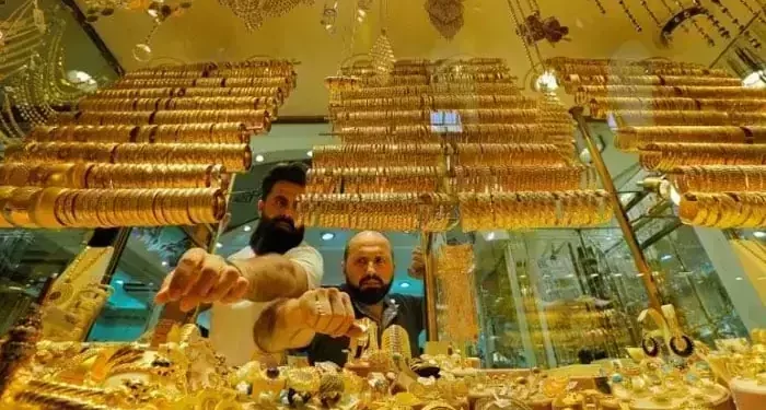 Gold price drops by Rs600 per tola in Pakistan