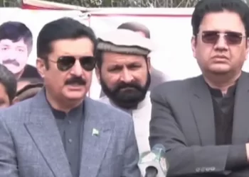 Governor Kundi blames ‘barrage of statements’ by KP govt for Tirah exodus