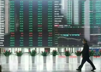 Hong Kong stocks hit 2-month high; China market flat as defence, tech shares correct