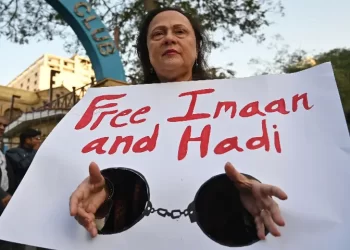 Hours-long blockade of roads around Karachi Press Club amid protest against Imaan, Hadi’s conviction