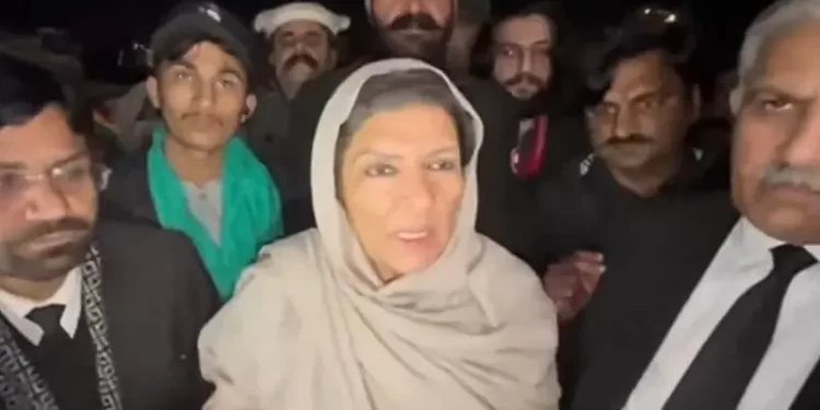 Imran’s sisters abandon sit-in near Pindi’s Adiala jail, head to Islamabad for protest rally