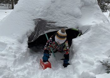 Influencers convinced me I needed to build an igloo for my kids. The results made this snow day bearable, and it was free.