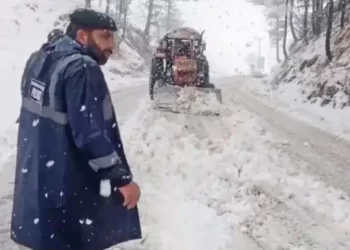 Mansehra schools, colleges sealed for holding classes in winter vacation