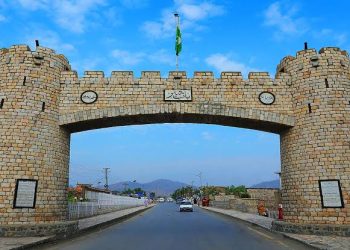 Naya KPK? Peshawar Makes Taxi Registration, QR Code Stickers Mandatory