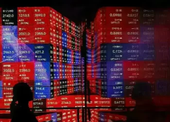 Oil drops as Trump calms Iran fears; tech stocks slide in Asia