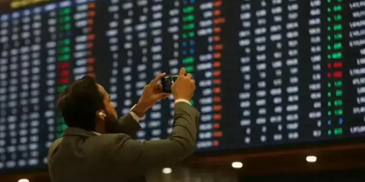 Positive sentiments at bourse, KSE-100 gains over 800 points in early trade
