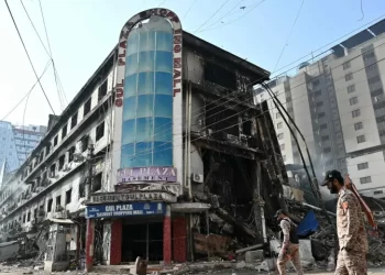 Search operation continues at Karachi’s Gul Plaza after deadly inferno