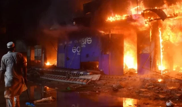 fire at the gul plaza photo xinhua