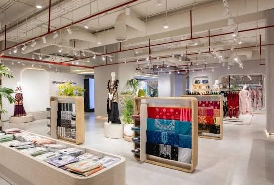 Together We Grow! Dolmen Mall Offers Free Space to Support Gul Plaza Retailers