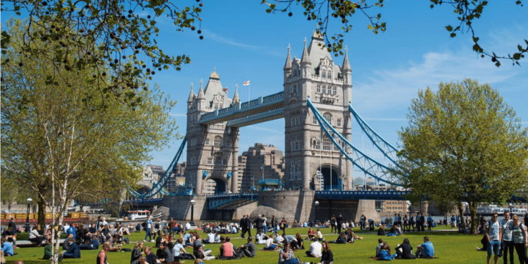 UK Records Hottest and Sunniest Year Ever in 2025