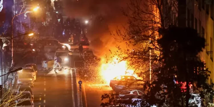 US imposes sanctions on Iran over crackdown on protesters