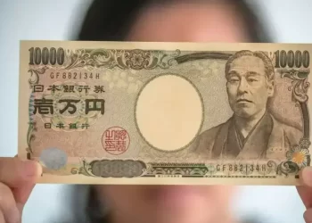 Yen firms as markets on watch for intervention