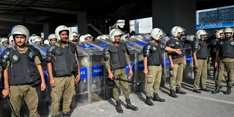 2 policemen martyred as suicide bomber targets checkpost in Bhakkar