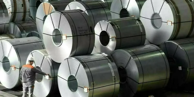 Aluminium drifts to one-week high while rising stocks weigh on copper