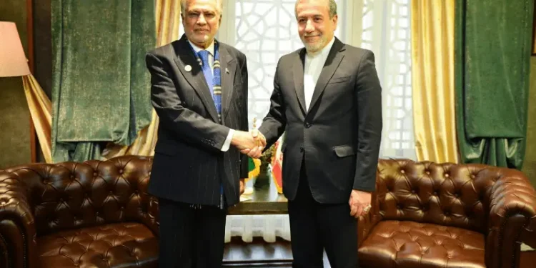 FM Dar once again underscores dialogue, diplomacy in phone call with Iranian FM Araghchi