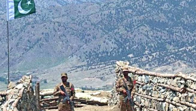 Fear of Pakistan Army! Afghan T@liban Flee from Torkham Border