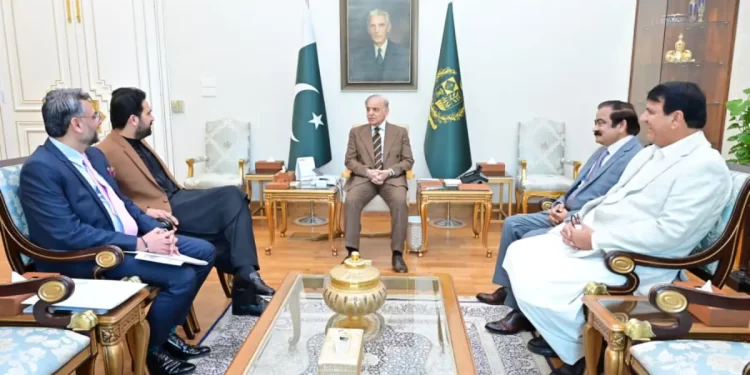 In meeting with CM Afridi, PM emphasises need for cooperation between Centre, KP govt