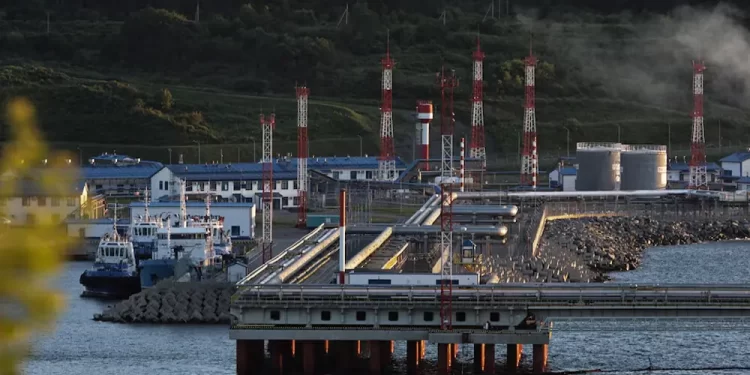 Indian refiners avoid Russian oil in push for US trade deal