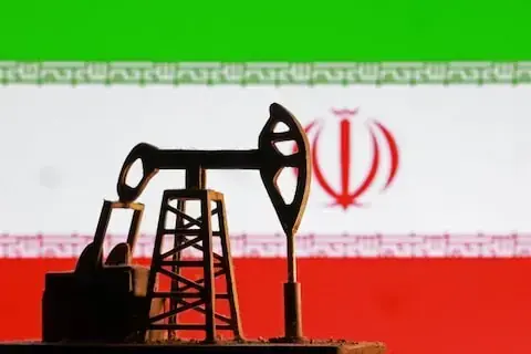 Oil set for weekly drop as Iran risks recede, oversupply concerns