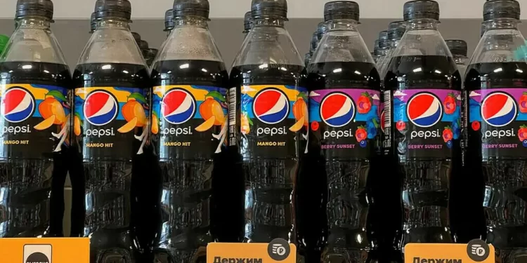 PepsiCo tops quarterly revenue estimates on resilient demand for sodas