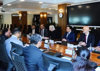 Record seizures of illicit cigarettes made this year: Aurangzeb