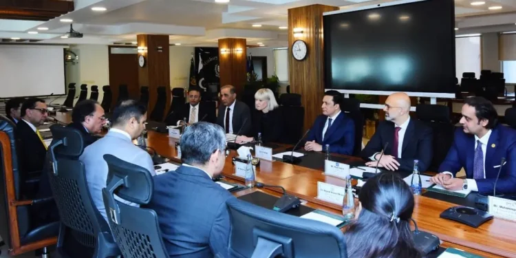 Record seizures of illicit cigarettes made this year: Aurangzeb