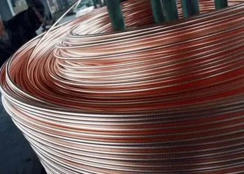 Shanghai copper tumbles amid broad selloff ahead of China holiday