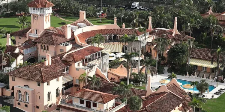 US Secret Service says shot dead man trying to access Trump Florida estate