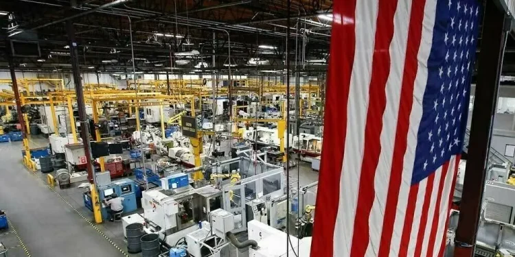 US factory output beats expectations on manufacturing uptick