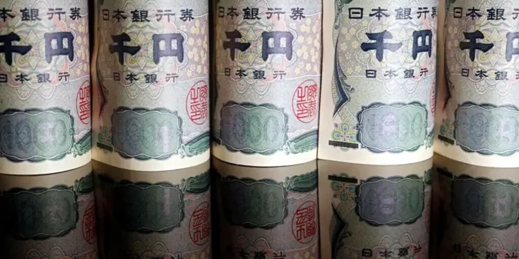 Yen strengthens as intervention risk trips up Takaichi trade
