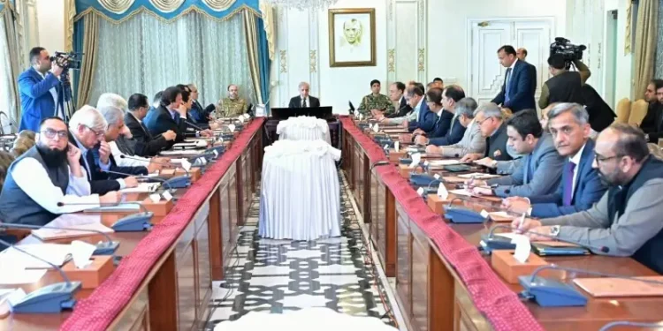 PM tells provincial govts to take strict action against those hoarding petroleum products