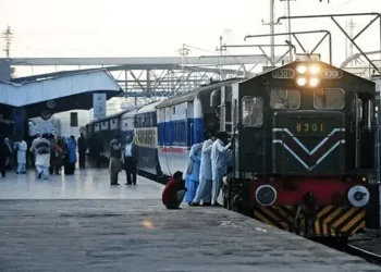 Pakistan Railways to run four special trains for Eid travellers