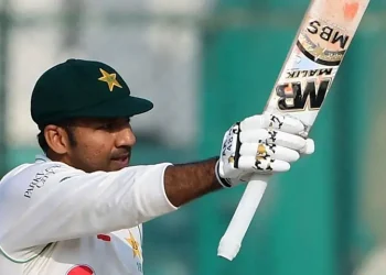 Sarfaraz announces retirement from international cricket