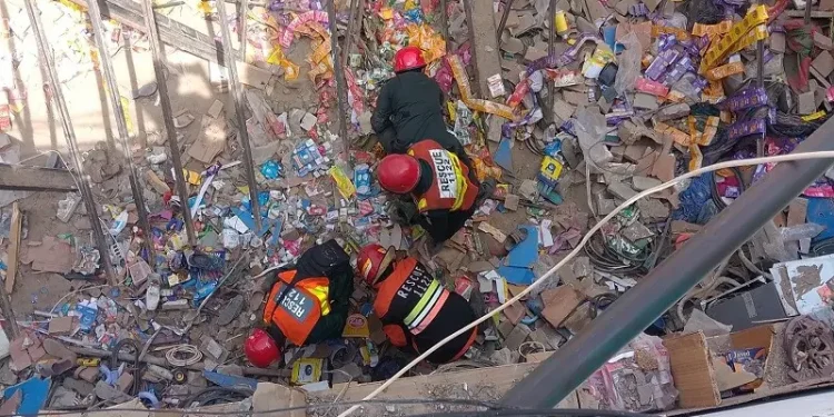 At least 6 dead in roof collapse at Rahim Yar Khan shop