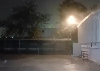 Heavy rain, strong winds hit parts of Karachi