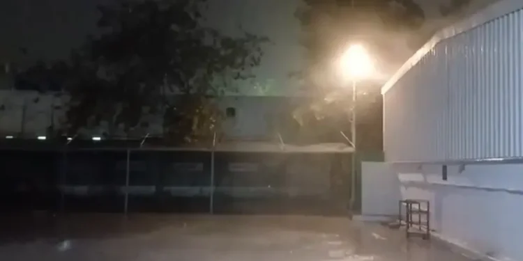 Heavy rain, strong winds hit parts of Karachi