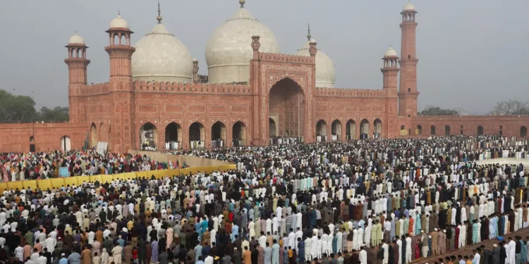 President, PM call for greater unity among Muslims as nation marks Eidul Fitr in ‘testing times’