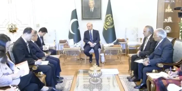 PM Shehbaz highlights Pakistan’s role in Middle East de-escalation in meeting with Chinese envoy