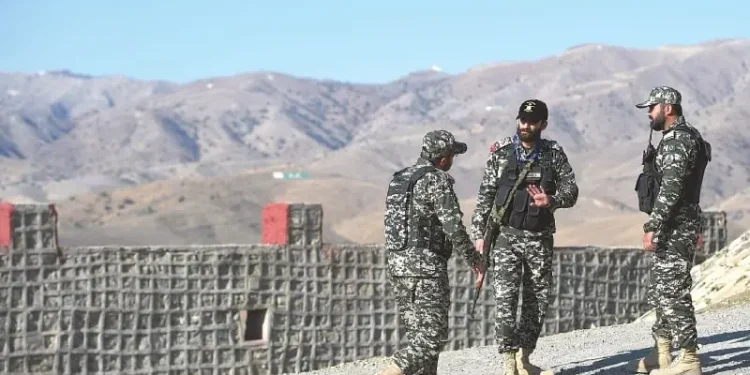 Security forces retaliate ‘vigorously’ after Afghan Taliban open fire in KP’s Bajaur sector: sources