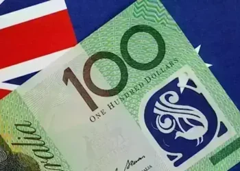 Australian dollar succumbs to risk retreat, still ahead on week