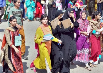 Bangladesh considers partial online classes amid energy crisis