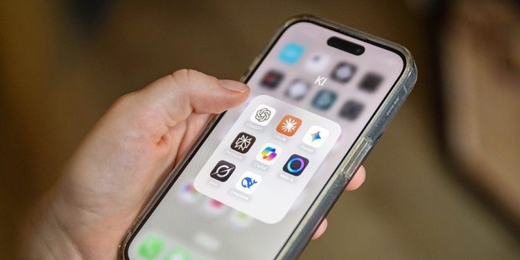 Claude hits No. 1 on App Store as ChatGPT users defect in show of support for Anthropic's Pentagon stance