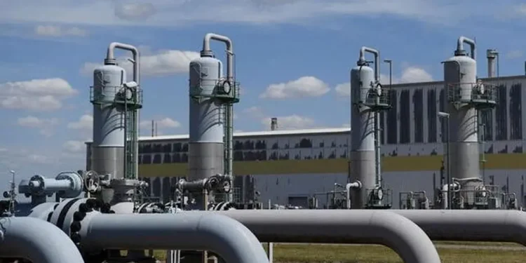 EU urges countries to start filling gas storage early amid Iran war