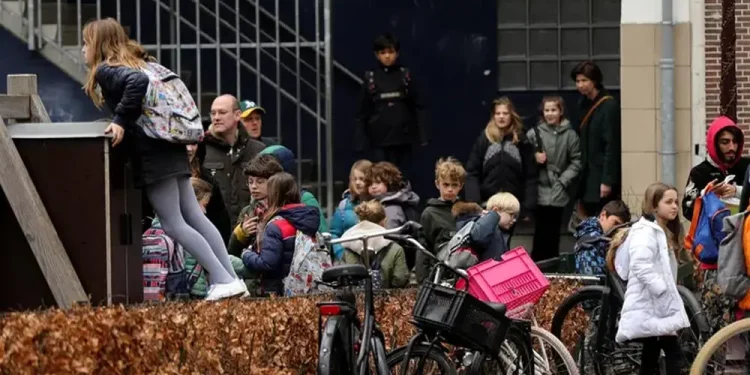 Explosion damages Jewish school in Amsterdam